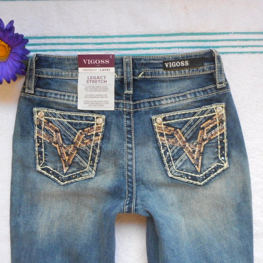 New VIGOSS JEANS Size 2 Mid Rise Cuffed Capri Denim